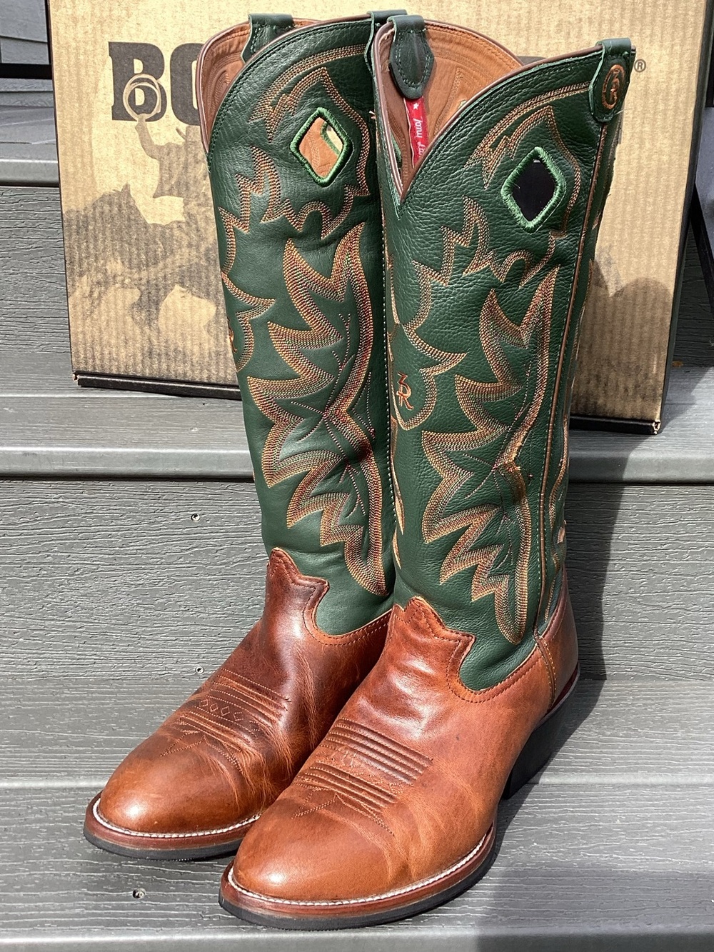 Tony Lama 10.5D 3R Series RR1016 Brown round toe 16” green uppers buckaroo boots